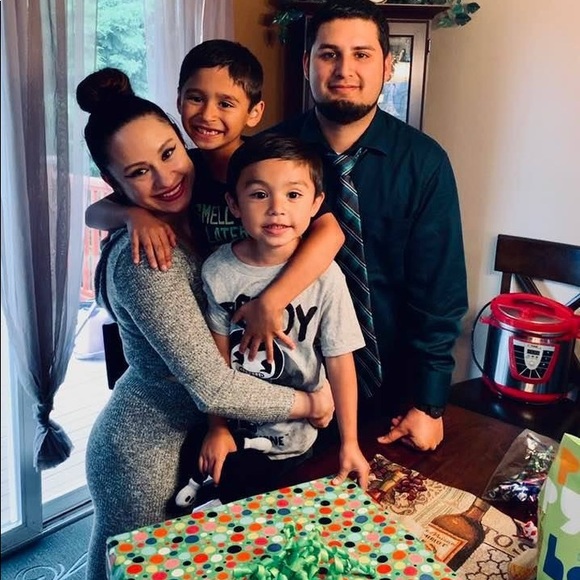 Meet your Posher, Sara - Picture 2 of 2